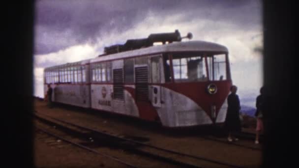 火车在科罗拉多州的山脉 — 图库视频影像