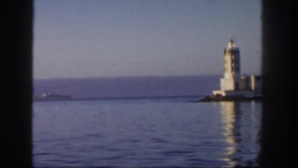 海と灯台の景色を観察 — ストック動画
