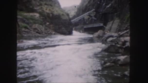 Rápido arroyo de montaña — Vídeos de Stock