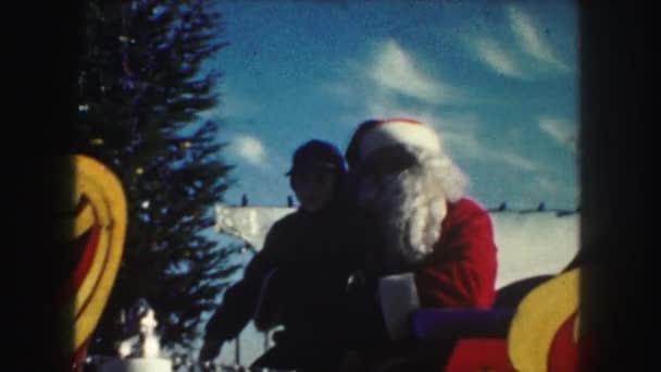 Santa Claus hospodářství kid — Stock video