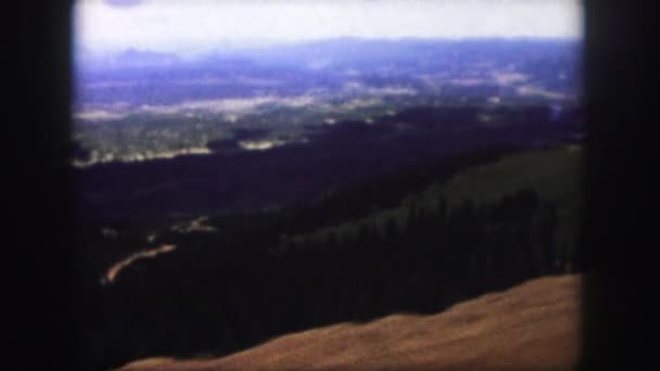 Blick aus dem Fenster auf Landschaften — Stockvideo