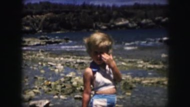 Kız deniz yürüyüş