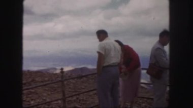 insanlar dağlar görünümü noktasında