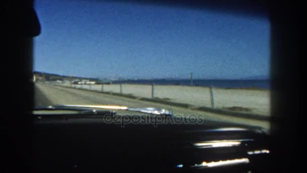 查看从车的停车场和海 — 图库视频影像
