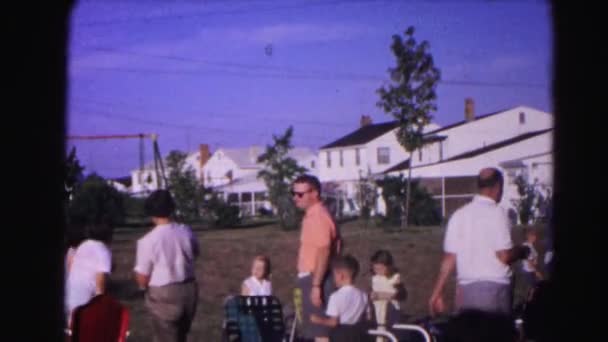 People resting on picnic — Stock Video