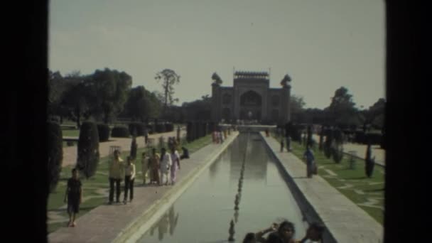 Taj Mahal Tempel auf der agra — Stockvideo