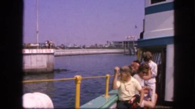 Feribot çaprazlanarak su 