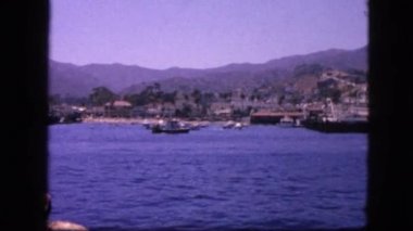 Feribot çaprazlanarak su 