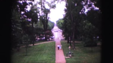 Yolda yürürken insanlar