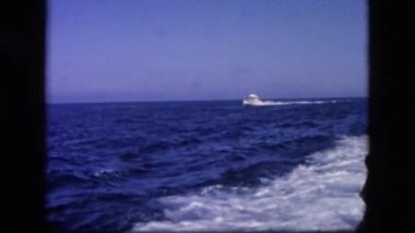 Feribot çaprazlanarak su 