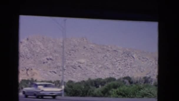 Veduta panoramica della strada con auto — Video Stock