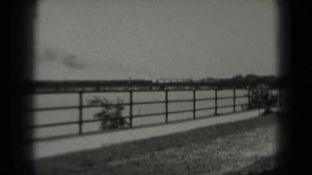 Observation de la vue du train en mouvement à distance — Video