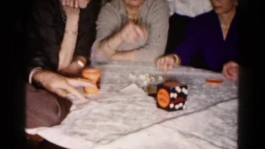 Yahtzee oynayan kadınlar