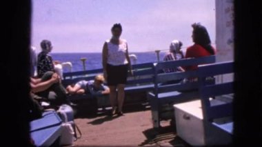 Feribot çaprazlanarak su 