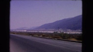 Tepeler ve alan görünümünü gözlemleyerek