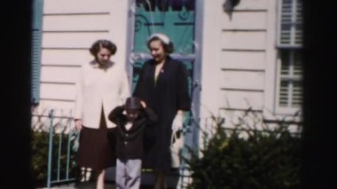 kadın ve çocuk bahçesinde