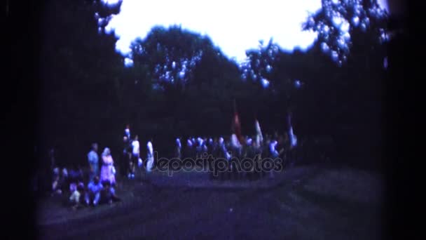 Orman içinde festival geçit töreni — Stok video