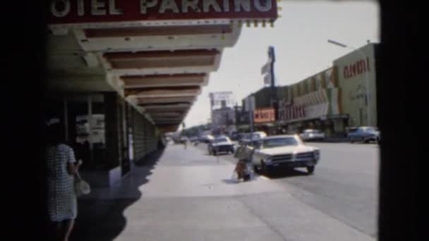 Observación de la calle con coches — Vídeos de Stock