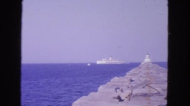 Feribot çaprazlanarak su