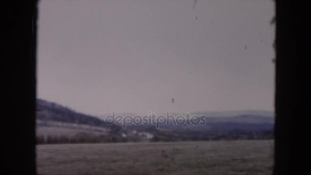 Paisagem panorâmica com montanhas contra o horizonte — Vídeo de Stock