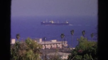 Büyük gemi ile deniz manzarası