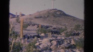 Tepe üzerinde çapraz beyaz