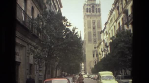Medeltida katedralens torn — Stockvideo