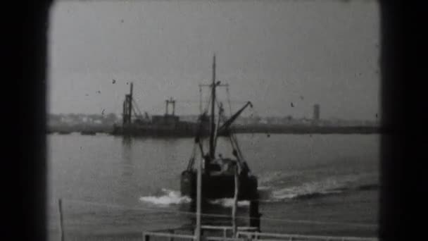 Bateaux à venir à la baie — Video