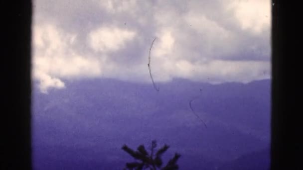 Pozorování pohled na hory a nebe — Stock video