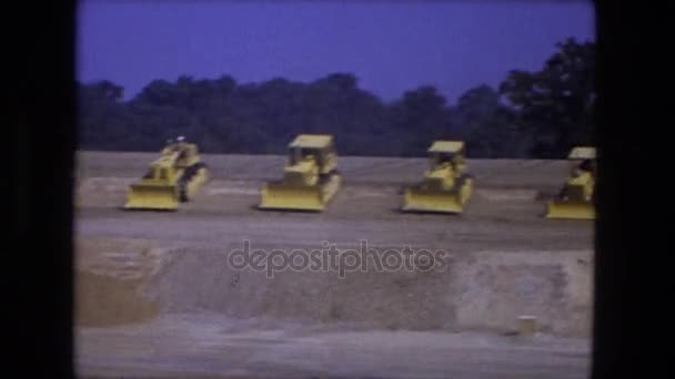 Eine Baustelle neben einem Schlamm — Stockvideo