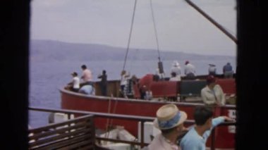 İnsanlar gemi ve İskele