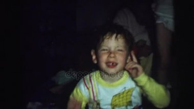 küçük çocuklar eğleniyor musun