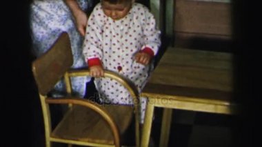 Mutfakta bebek ile anne