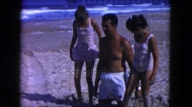 Diz kumda gömülü baba