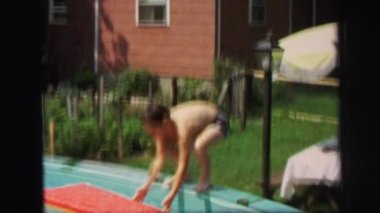 Çocuk Havuzu birbiri atlama