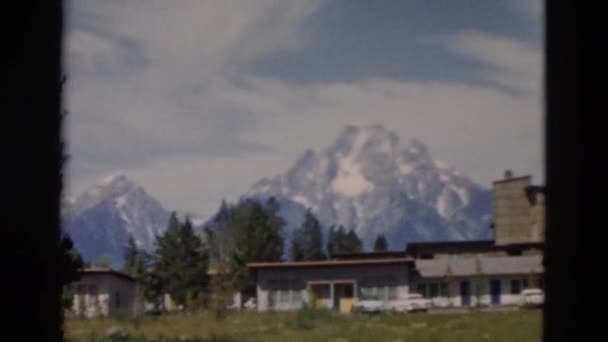 Paisaje vista del pueblo rural — Vídeos de Stock