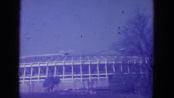 Observando a vista do grande estádio — Vídeo de Stock