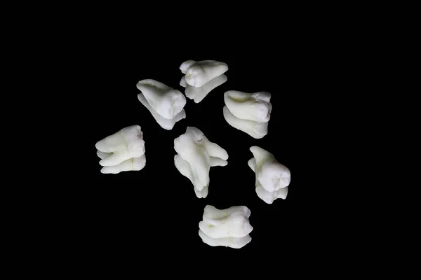  Hastada kaldırılan yirmi yaş dişleri