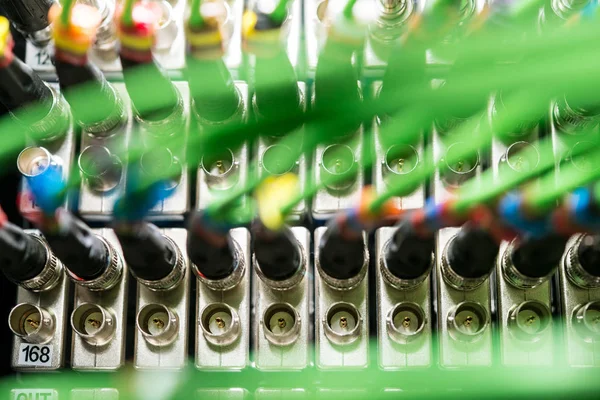 Red Cables Verdes Conectados Servidor — Foto de Stock