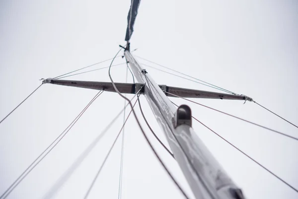 Mast Van Een Jacht Zonder Een Zeil — Stockfoto