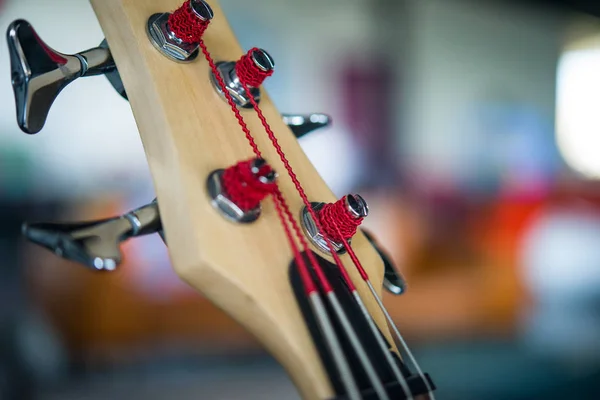 Kayıt Stüdyosu Gitar Kafa Pin Mekanizması Yakın Çekim Elektronik Gitar — Stok fotoğraf