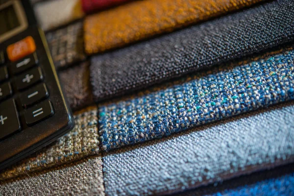 Muestras Tela Textil Coloreada Calculadora — Foto de Stock