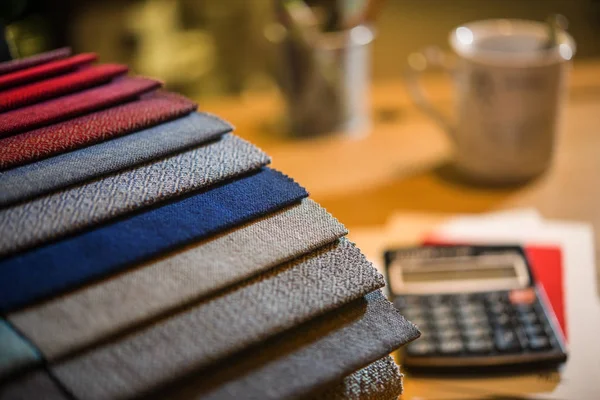 Színes Textil Szövet Minták Kalkulátor — Stock Fotó