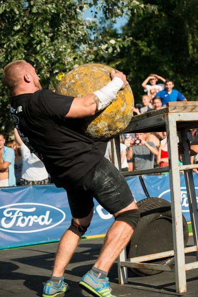 Discorso Strongmen Giorno Del Compleanno Del Villaggio Nel Villaggio Piski — Foto Stock