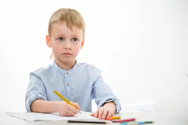 Garçon Sérieux Ans Avec Crayon Assis Table Classe — Photo