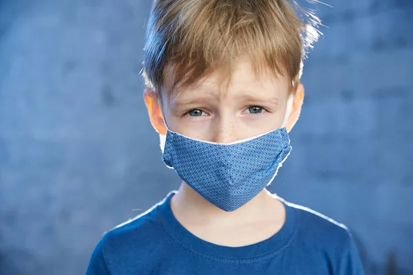 Niño Años Con Máscara Protectora Contra Virus —  Fotos de Stock