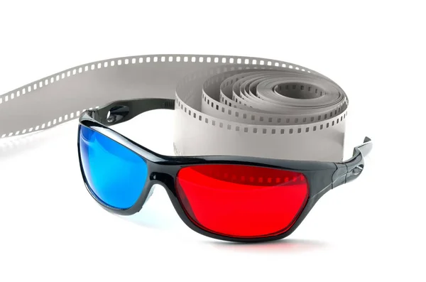 3D gözlük ve film şeridi beyaz bir arka plan üzerinde — Stok fotoğraf