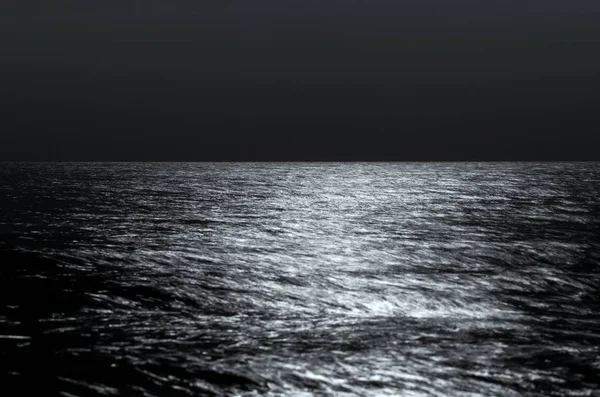 Horizon Van Zee Nacht Maanlicht Golven Lange Blootstelling Mooi Landschap — Stockfoto