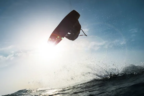 Surfare att röra solen — Stockfoto