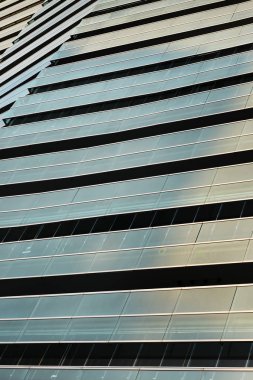 dikey arka plan kaplaması cam cephe